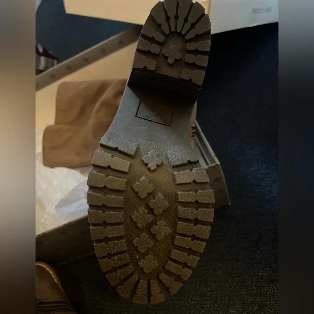 Sun + Stone Woman's Tan block Tall Heeled Boots. - Picture 3 of 6